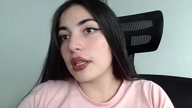 Honey Aynur20 online show from December 6, 2024, 8:18 pm