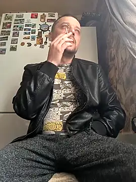 Snapshot of DanielOhCool chatting on March 2, 2025, 7:32 am DanielOhCool online show from March 2, 2025, 7:32 am