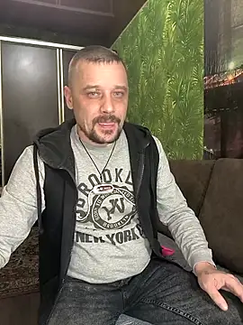 Snapshot of DanielOhCool chatting on March 17, 2025, 1:29 pm DanielOhCool online show from March 17, 2025, 1:29 pm