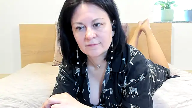 Snapshot of BritttanyBrix chatting on April 26, 2026, 9:40 am BritttanyBrix online show from April 26, 2026, 9:40 am