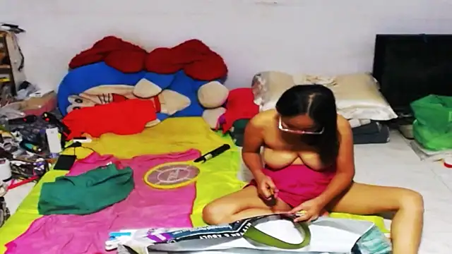 1CuteAndSexy69 online show from January 31, 2025, 6:14 pm