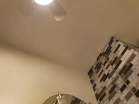 tropikboy online show from October 24, 2025, 9:49 am