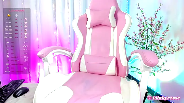 rosseblondee online show from March 9, 2025, 7:56 am