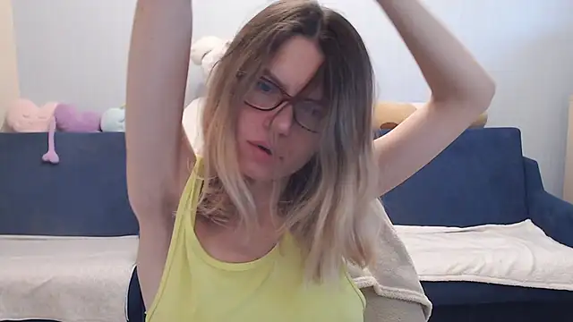 night is dark online show from November 7, 2025, 2:06 pm