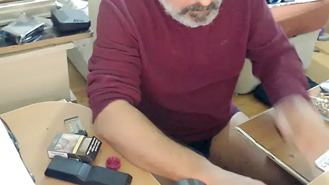 Snapshot of LiONTURK chatting on October 12, 2025, 1:15 am LiONTURK online show from October 12, 2025, 1:15 am