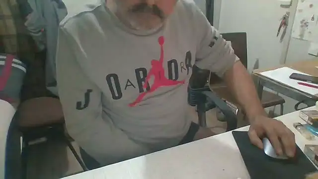 Snapshot of LiONTURK chatting on February 24, 2026, 8:40 pm LiONTURK online show from February 24, 2026, 8:40 pm