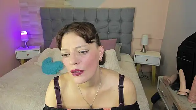  Abril W online show from October 24, 2025, 11:45 pm