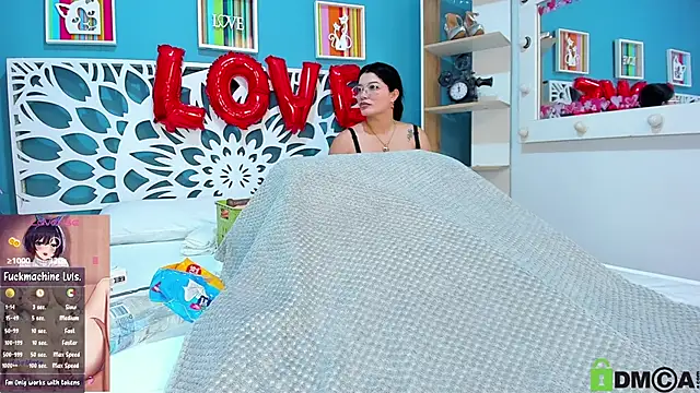 valerie lya online show from March 7, 2025, 9:06 pm