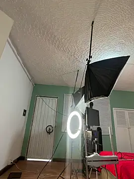 valerie lya online show from February 20, 2026, 12:49 pm