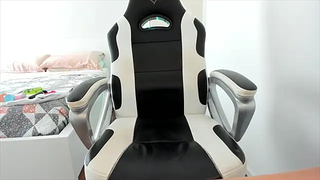 CallMeAngelica online show from October 1, 2025, 9:04 am