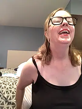 Snapshot of SweetandNaughty1 chatting on October 19, 2025, 4:51 pm SweetandNaughty1 online show from October 19, 2025, 4:51 pm