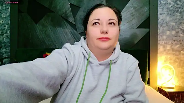 AleshaArabian online show from January 8, 2025, 8:18 pm