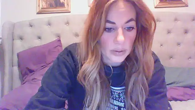 Snapshot of Rhodesxox chatting on January 8, 2025, 10:48 pm Rhodesxox online show from January 8, 2025, 10:48 pm