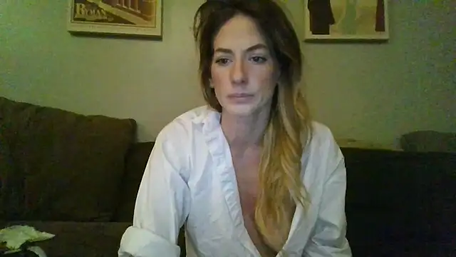 Snapshot of Rhodesxox chatting on November 20, 2025, 11:04 pm Rhodesxox online show from November 20, 2025, 11:04 pm