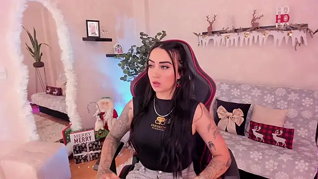 EmmyEvans1 online show from November 19, 2025, 7:47 pm