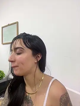 EmmyEvans1 online show from February 10, 2026, 7:40 pm