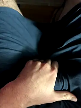 JohnnyBigShot online show from December 1, 2025, 5:07 pm