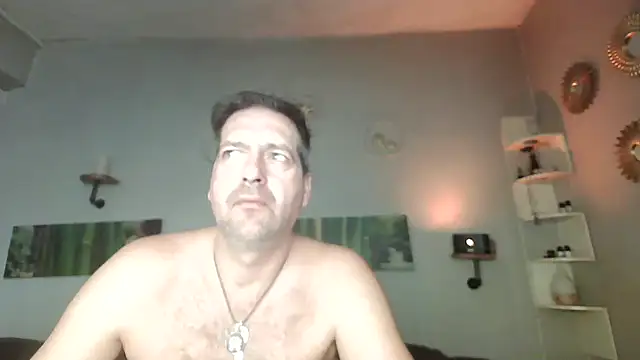 Snapshot of matrikes1 chatting on December 14, 2024, 11:39 am matrikes1 online show from December 14, 2024, 11:39 am