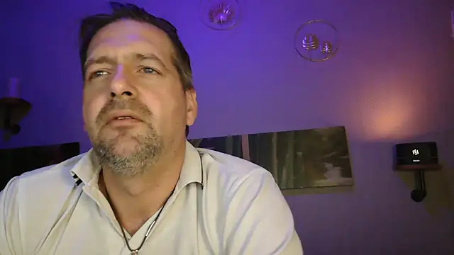 Snapshot of matrikes1 chatting on December 16, 2024, 7:54 pm matrikes1 online show from December 16, 2024, 7:54 pm