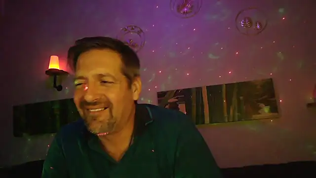 Snapshot of matrikes1 chatting on December 31, 2024, 10:12 pm matrikes1 online show from December 31, 2024, 10:12 pm