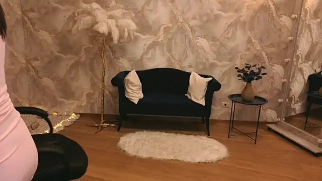 Snapshot of CloudGrace chatting on February 22, 2026, 6:17 pm CloudGrace online show from February 22, 2026, 6:17 pm