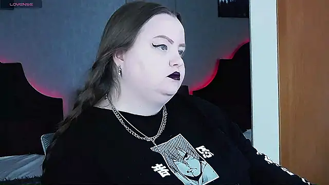 Snapshot of EMMA__CONNOR chatting on December 9, 2024, 10:11 am EMMA  CONNOR online show from December 9, 2024, 10:11 am