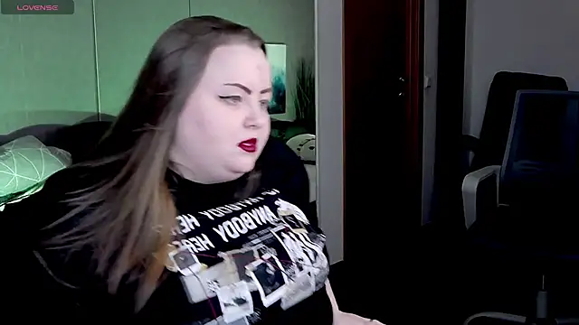 Snapshot of EMMA__CONNOR chatting on March 18, 2025, 12:16 am EMMA  CONNOR online show from March 18, 2025, 12:16 am