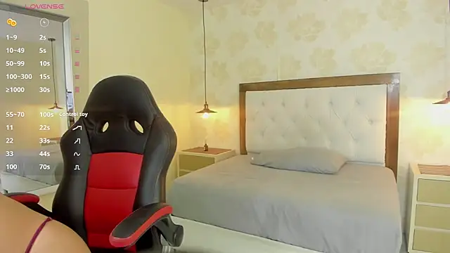 clarisKlein online show from February 13, 2026, 4:19 am