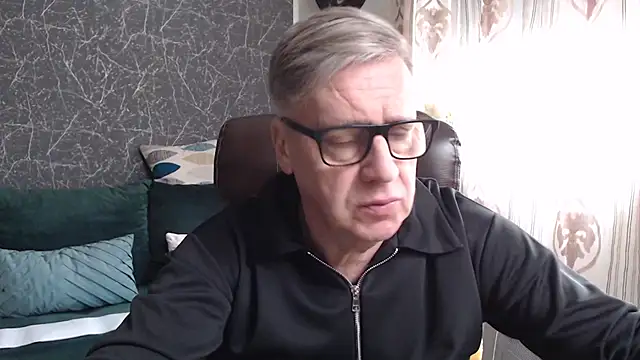 Snapshot of RobertStripX chatting on March 1, 2026, 8:27 am RobertStripX online show from March 1, 2026, 8:27 am