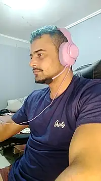 Fadinha-e-Raro online show from February 21, 2025, 9:00 pm