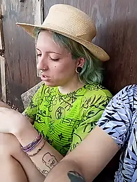 Snapshot of Rabit_Snake chatting on January 24, 2025, 8:22 pm Rabit Snake online show from January 24, 2025, 8:22 pm