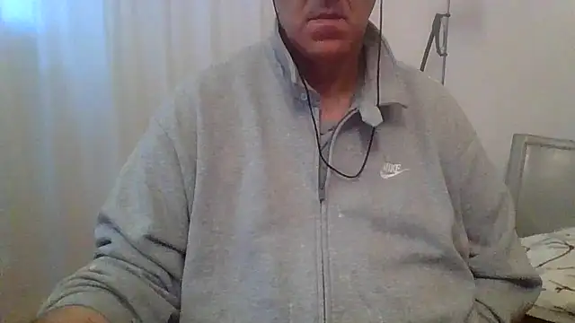 Snapshot of ANONIMO7735 chatting on April 18, 2026, 5:00 am ANONIMO7735 online show from April 18, 2026, 5:00 am