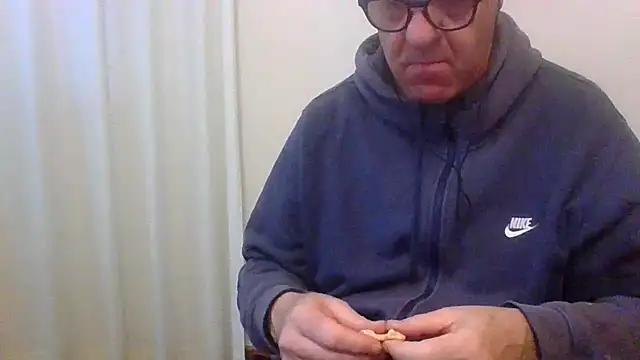 Snapshot of ANONIMO7735 chatting on May 1, 2026, 3:44 am ANONIMO7735 online show from May 1, 2026, 3:44 am
