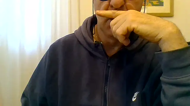 Snapshot of ANONIMO7735 chatting on May 3, 2026, 4:29 am ANONIMO7735 online show from May 3, 2026, 4:29 am
