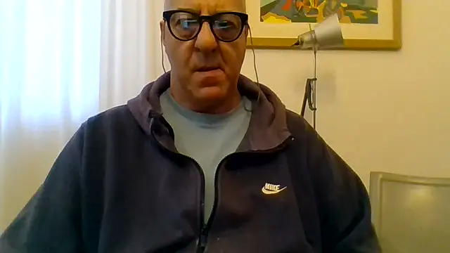 Snapshot of ANONIMO7735 chatting on May 18, 2026, 4:40 am ANONIMO7735 online show from May 18, 2026, 4:40 am