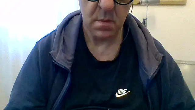 Snapshot of ANONIMO7735 chatting on May 21, 2026, 5:03 am ANONIMO7735 online show from May 21, 2026, 5:03 am