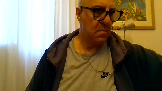 Snapshot of ANONIMO7735 chatting on May 25, 2026, 5:02 am ANONIMO7735 online show from May 25, 2026, 5:02 am