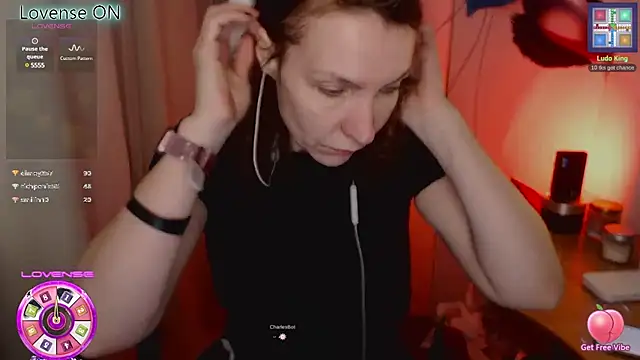 Snapshot of JohansonKatie chatting on February 25, 2025, 11:19 am JohansonKatie online show from February 25, 2025, 11:19 am