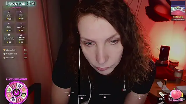 Snapshot of JohansonKatie chatting on February 25, 2025, 9:57 pm JohansonKatie online show from February 25, 2025, 9:57 pm