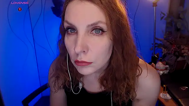 Snapshot of JohansonKatie chatting on November 26, 2025, 5:52 am JohansonKatie online show from November 26, 2025, 5:52 am