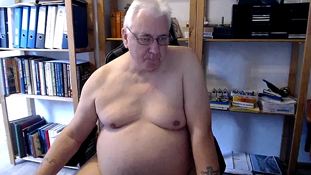 SchwanzhureXXL online show from September 13, 2025, 8:14 am