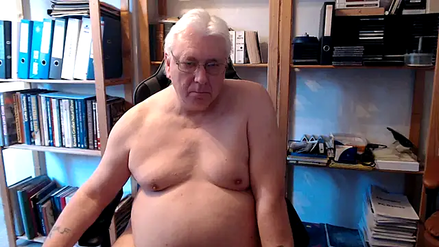 SchwanzhureXXL online show from April 1, 2026, 8:59 am