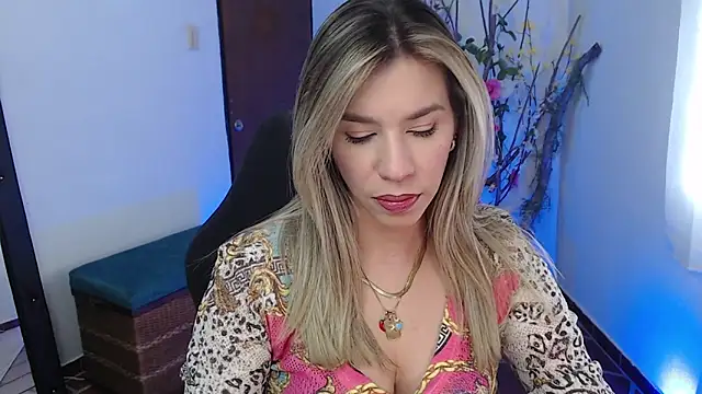 Snapshot of ms_sofia_x chatting on October 23, 2025, 3:33 pm ms sofia x online show from October 23, 2025, 3:33 pm