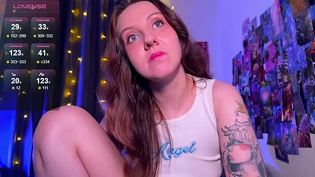 Snapshot of HotaruTomo chatting on February 4, 2026, 5:02 am HotaruTomo online show from February 4, 2026, 5:02 am