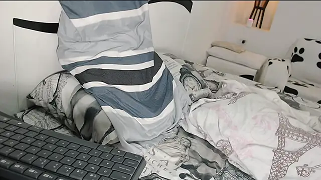 yina-rosse online show from October 17, 2025, 2:15 am