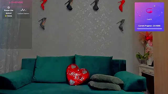 emilianna666 online show from November 12, 2025, 9:42 am