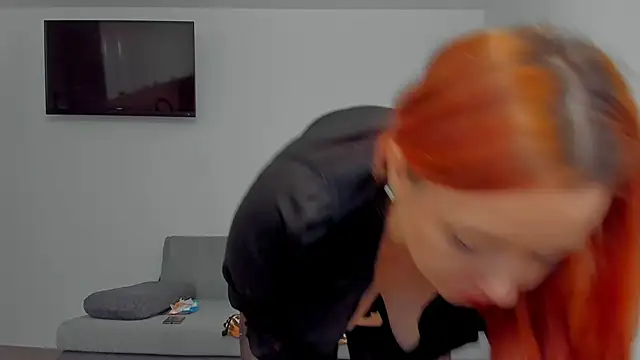 emilianna666 online show from March 18, 2026, 1:03 pm