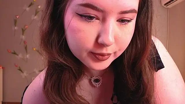 Snapshot of NicoleFoxery chatting on June 25, 2026, 5:12 am NicoleFoxery online show from June 25, 2026, 5:12 am