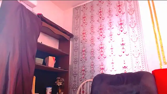 Snapshot of ShanyFerrati chatting on February 25, 2025, 11:44 pm ShanyFerrati online show from February 25, 2025, 11:44 pm