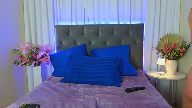 Ariana Petite online show from April 22, 2026, 12:24 am